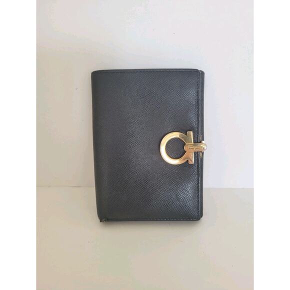 Salvatore Ferragamo Gancini Wallet Medium Tifold Black Nero Leather Designer - Picture 1 of 9